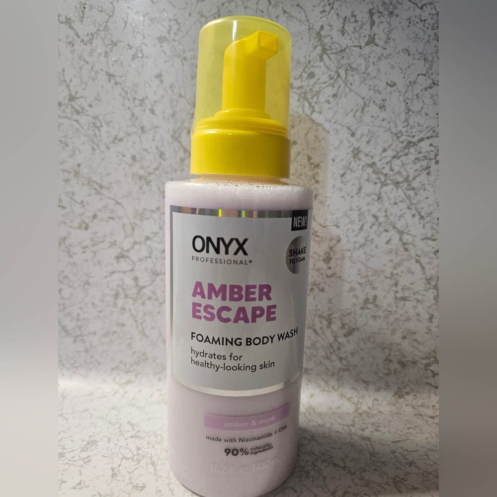 ONYX Professional Amber Escape Foaming Body Wash - Light Purple